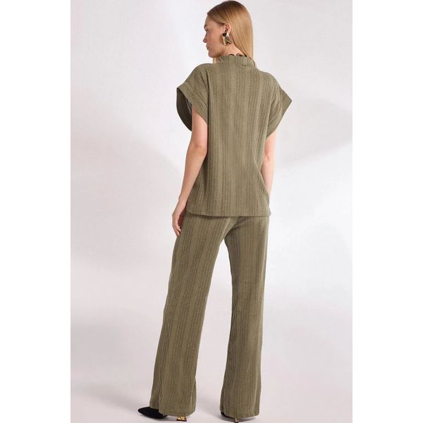 Calça Wide Leg Em Malha Tricô Com Shorts Forro Verde Escuro