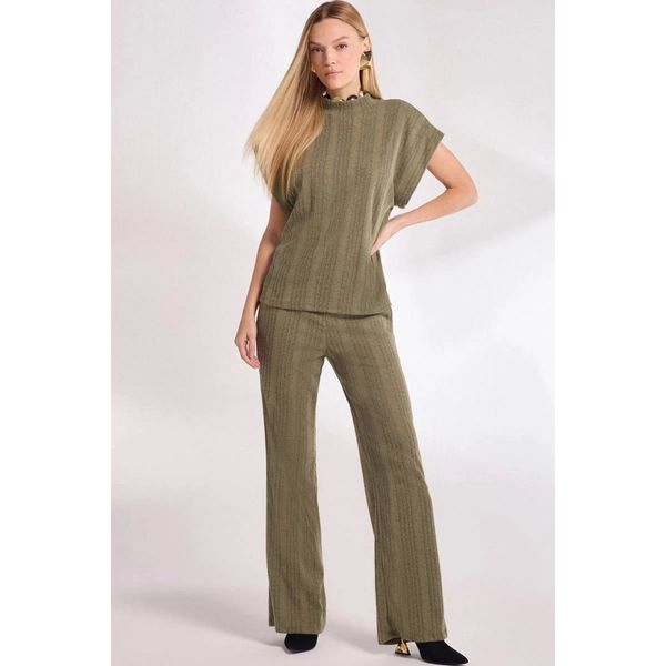 Calça Wide Leg Em Malha Tricô Com Shorts Forro Verde Escuro