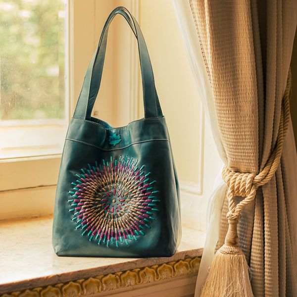 Bolsa BG 001 MANDALA VERDE 100% em couro