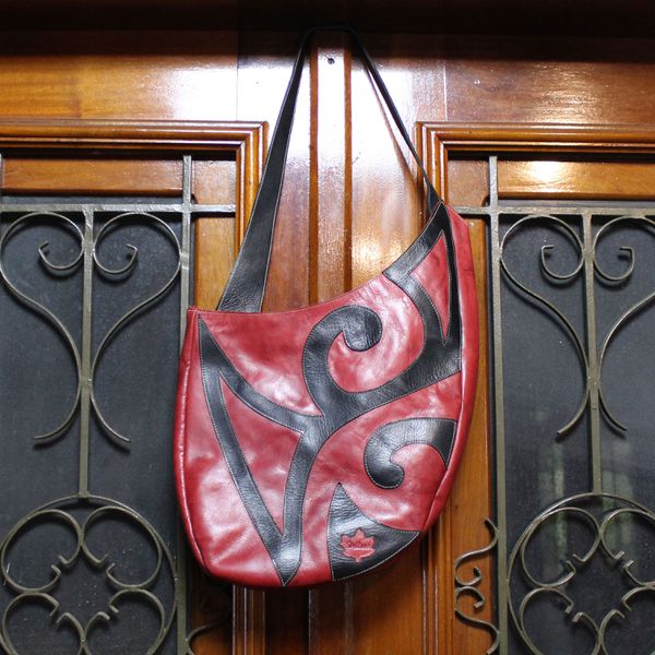 Bolsa BG 029 -Vermelho - Preto 100% couro