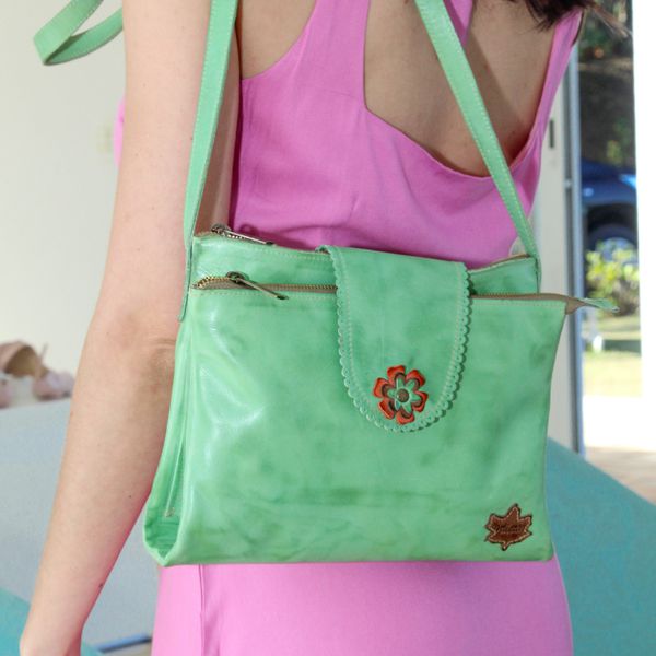 Bolsa BP 006 Pistache 100% em couro OUTLET