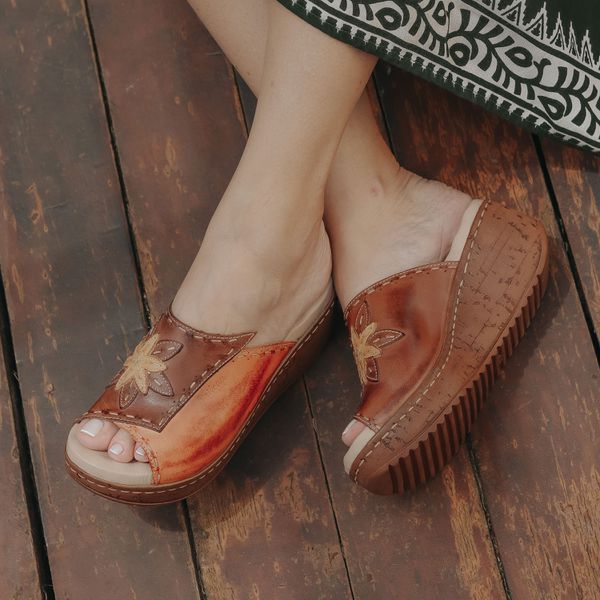 Sandália Anabela Feminina de Couro Legítimo com Palmilha Gel - Castanho/Laranja (NI 034)