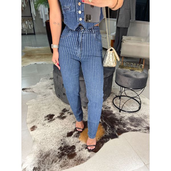 Calça jeans risca de giz