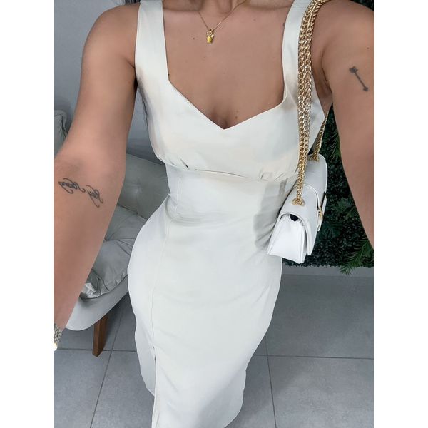 Vestido Isa acetinado nude