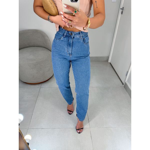 Calça jeans mom média