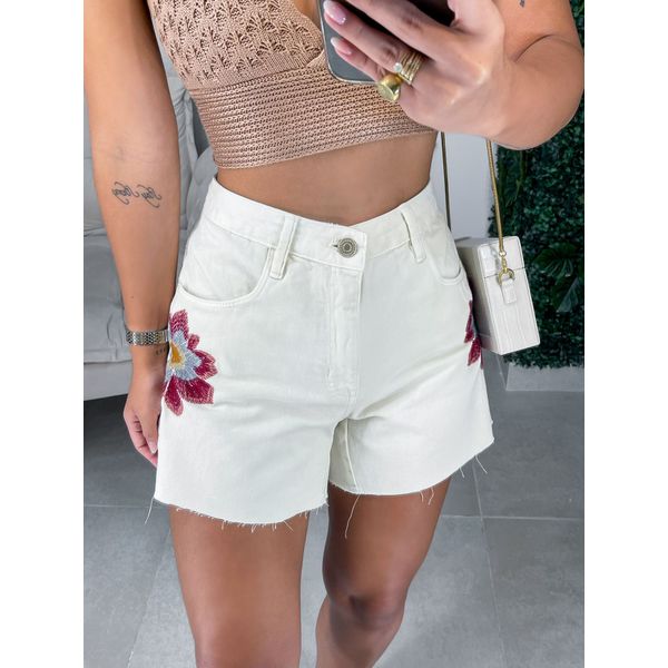 Short off white bordado