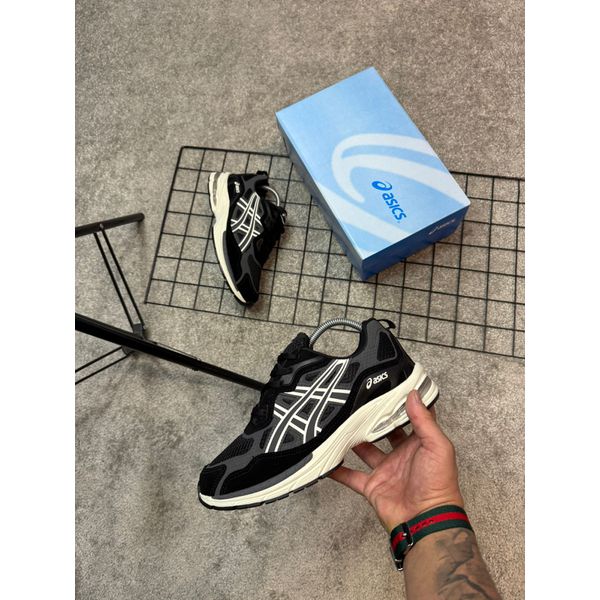 TENIS ASICS - PRETO / CREME