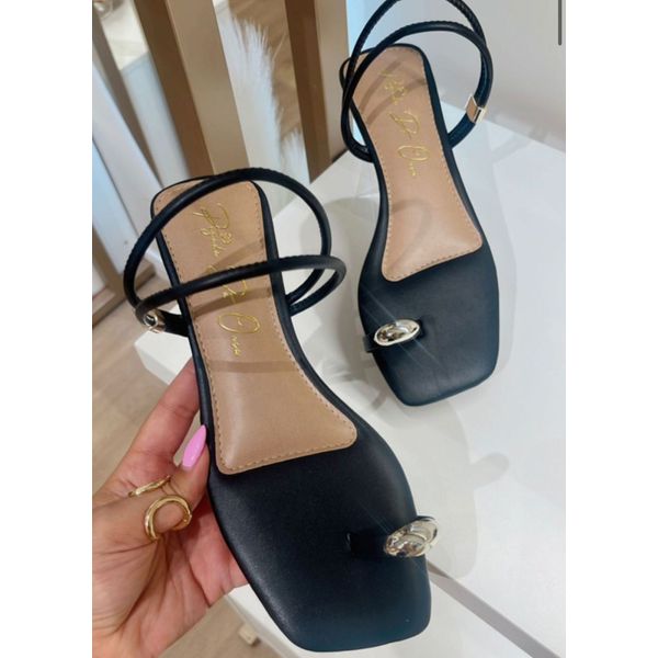 Sandália Rasteira Preta