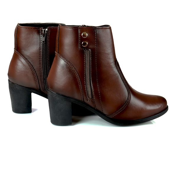 Bota Salto Alto Cano Curto Marrom