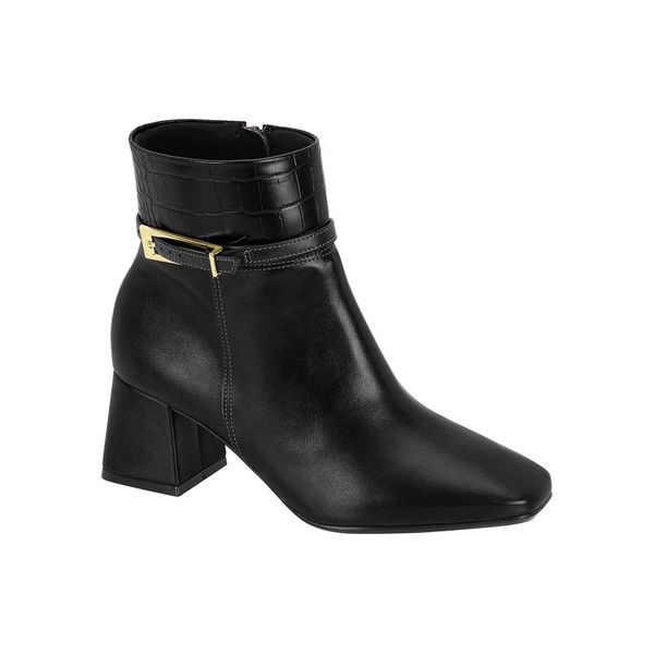 Bota com salto preto 