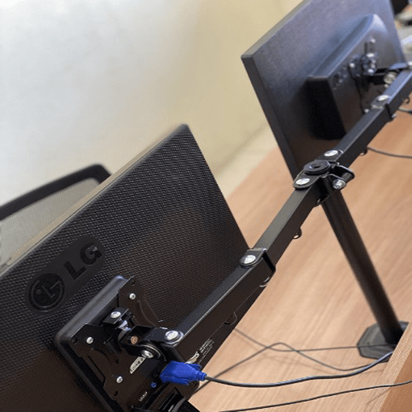 Suporte para 2 Monitores. Fixação em mesa. 13'' a 32'' AR-204 MXT