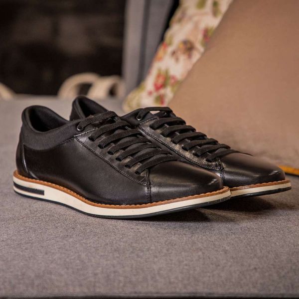 Kit pares Sapatênis em Couro Legítimo ELT Preto e Mogno