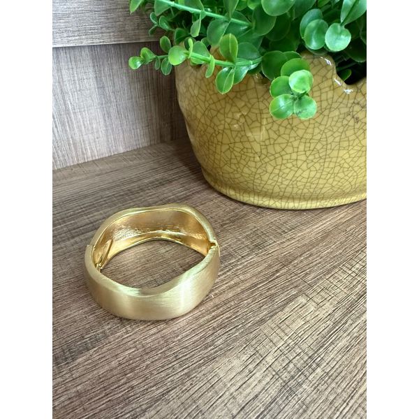 BRACELETES EM METAL - DOURADO FOSCO