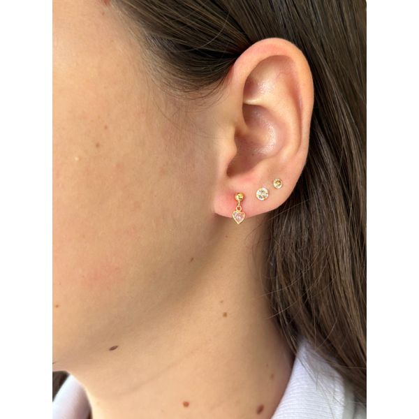 Brinco De Ouro 18k Com Pedra De Zircônia Rosa Coração 4mm