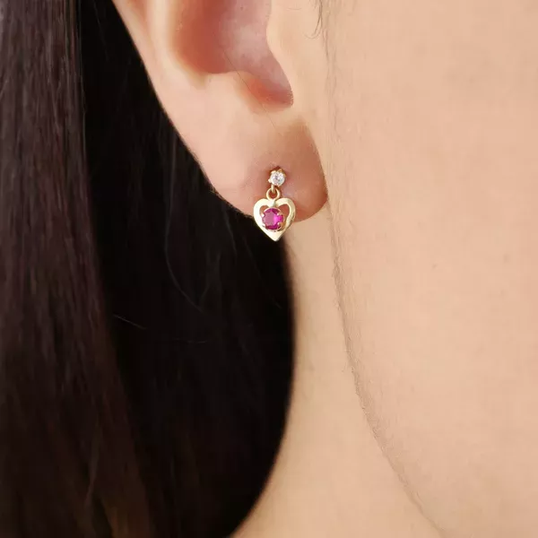 Brinco De Ouro 18k Coração Com Zircônia Rubi