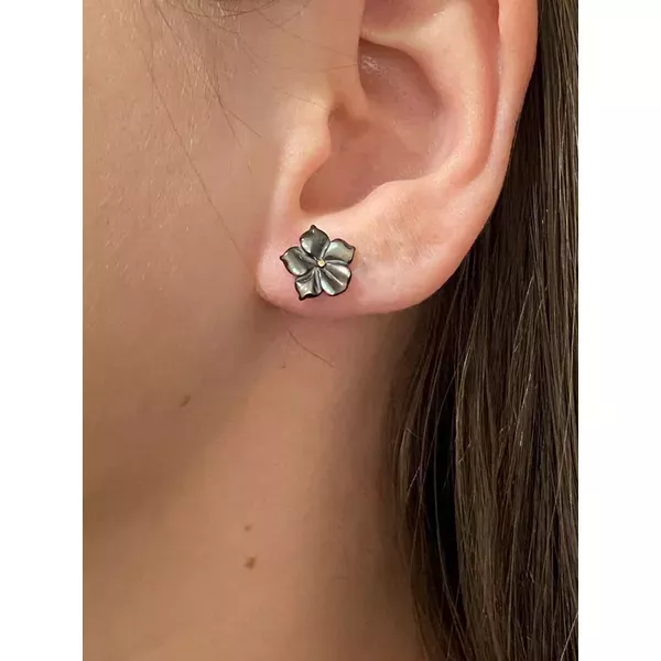 Brinco de Ouro 18K Flor de Madre Pérola Negra de 10mm
