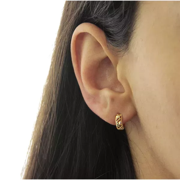 Brinco De Ouro 18k Meia argola trabalhada com flor