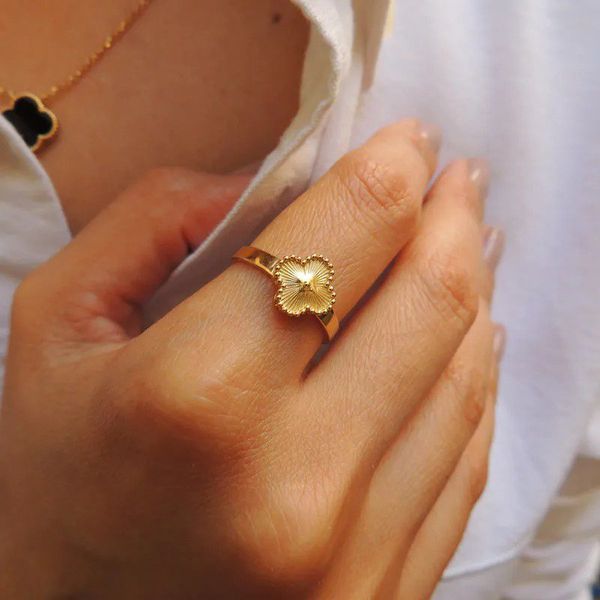 Anel de Ouro 18k Trevo 