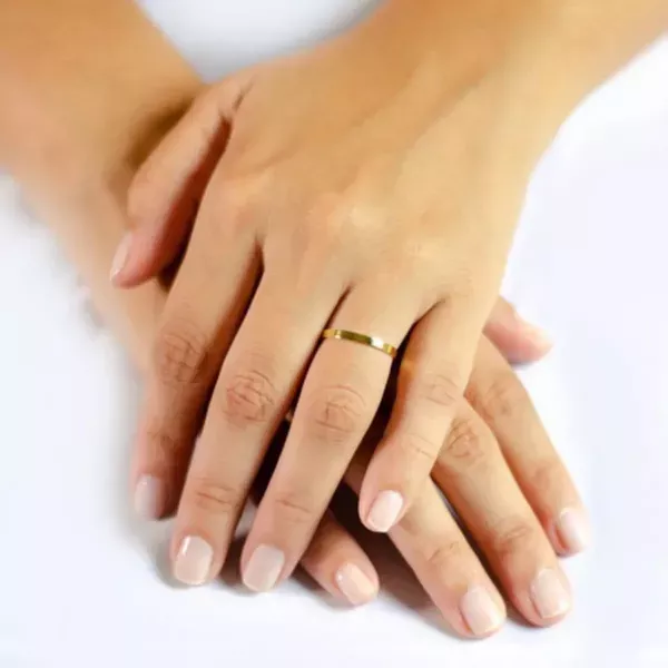 Par De Aliança De Ouro 18k Quadrada Com 2,5mm 