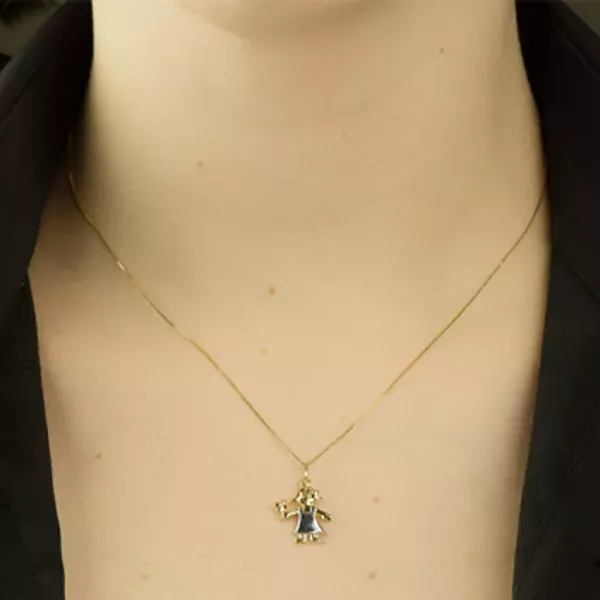 Pingente De Ouro 18k Menina Com Flor Na Mão