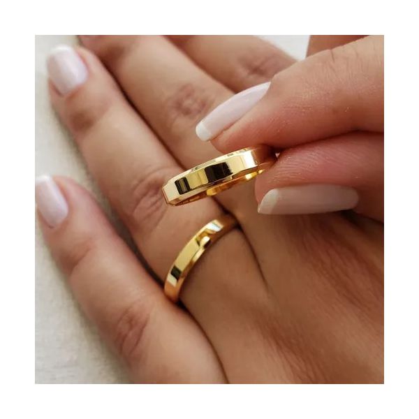 Par De Aliança Casamento De Ouro 18k Reta Chanfrada com 5mm 