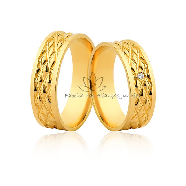 Aliança Em Ouro 18k Trabalhada Com Diamante