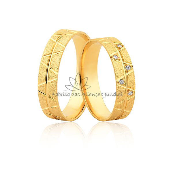 Aliança Em Ouro 18k Trabalhada Com Diamantes