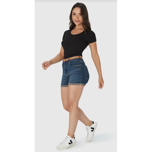 Bermuda Feminina Boyfriend Com Cinto Em Jeans Elastano