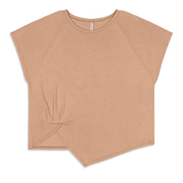 Blusa Feminina Manga Curta com Barra Assimétrica - Cereja Rosa Nude