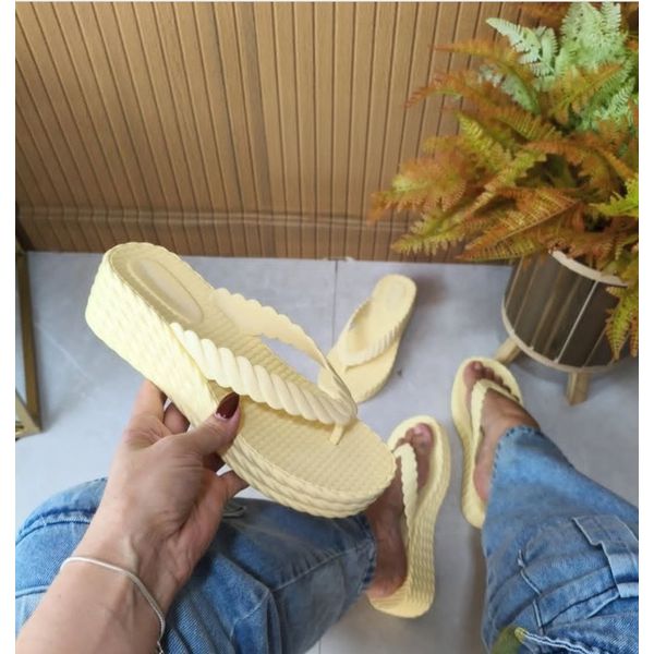 SANDALIA FEM BEIRA RIO DESPOJADA E ACONCHEGANTE 8561.100