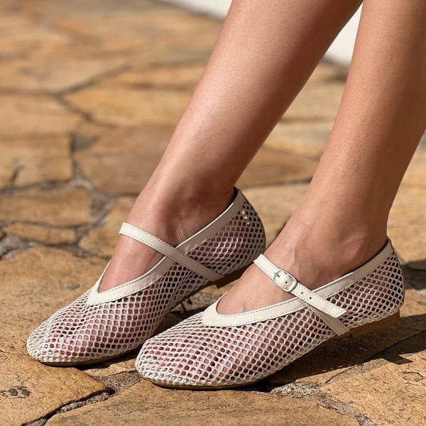 Sapatilha Boneca Tela Off White Fivela 5400 Flor da Pele