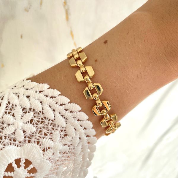 Pulseira delicada em elos