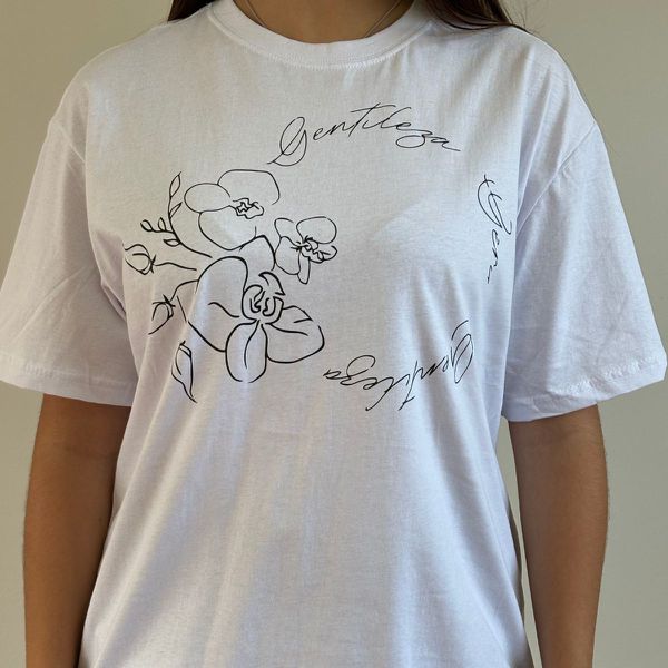 Camiseta Feminina Básica Branca Gentileza