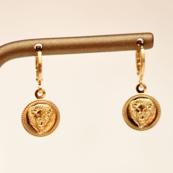 Brinco Argola Lion- banho ouro 18k - FOLIATE