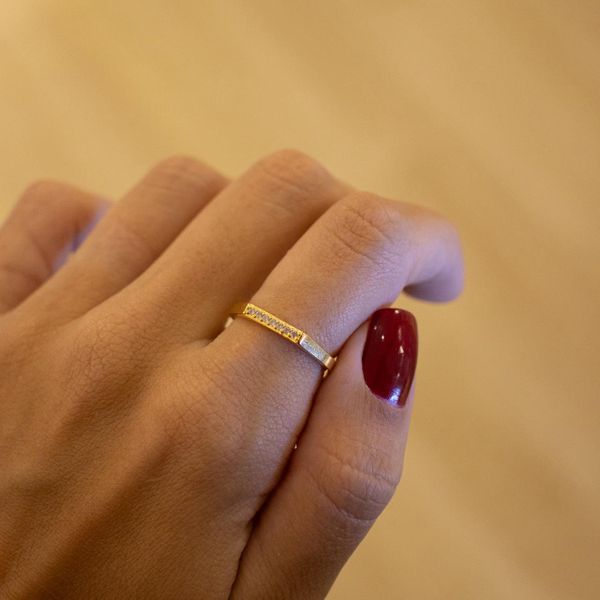 Anel Aparador Zircônias- banho de ouro 18k - FOLIATE