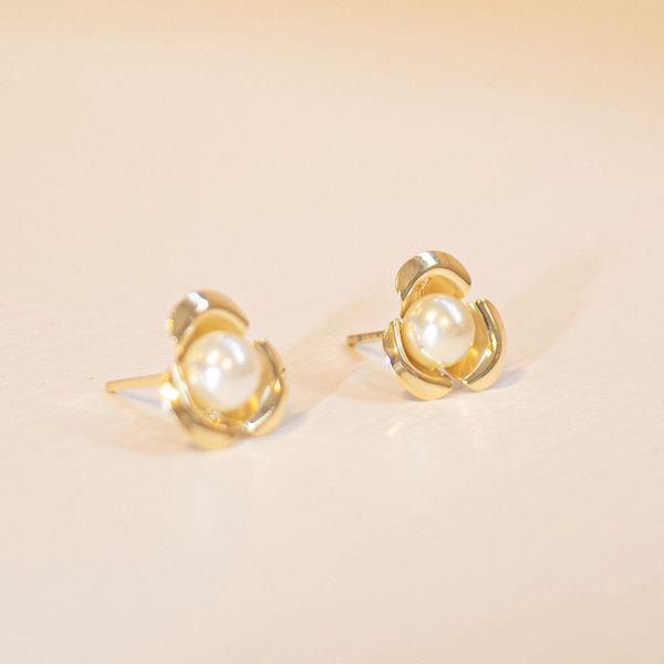 Brinco Lis- banho ouro 18k - FOLIATE