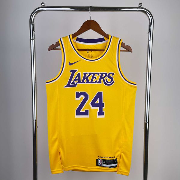 NBA Los Angeles Lakers 2022/23 Kobe Bryant #24 Silk - Amarelo - Swingman Jersey (detalhe na etiqueta)