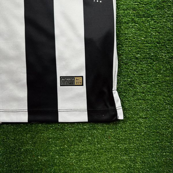 Camisa Retrô Juventus Home I 14/15 - Listrada Preta/Branca - Pogba #6 - Torcedor Masculina