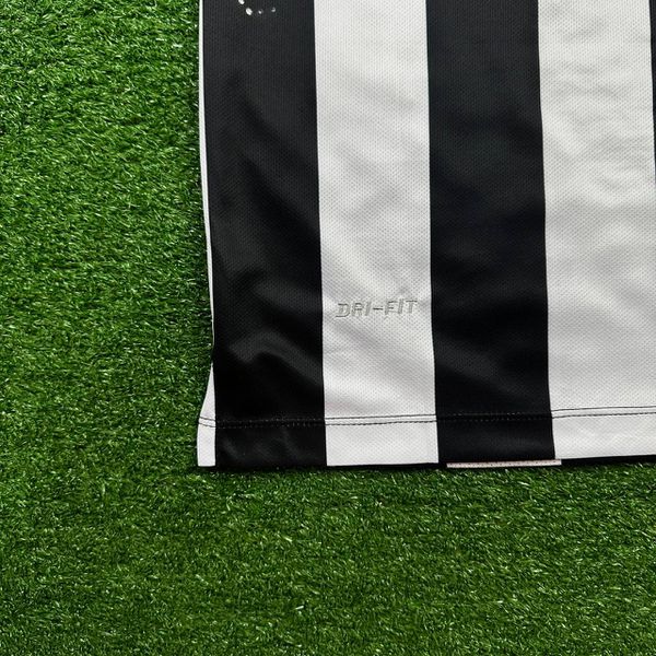 Camisa Retrô Juventus Home I 14/15 - Listrada Preta/Branca - Pogba #6 - Torcedor Masculina