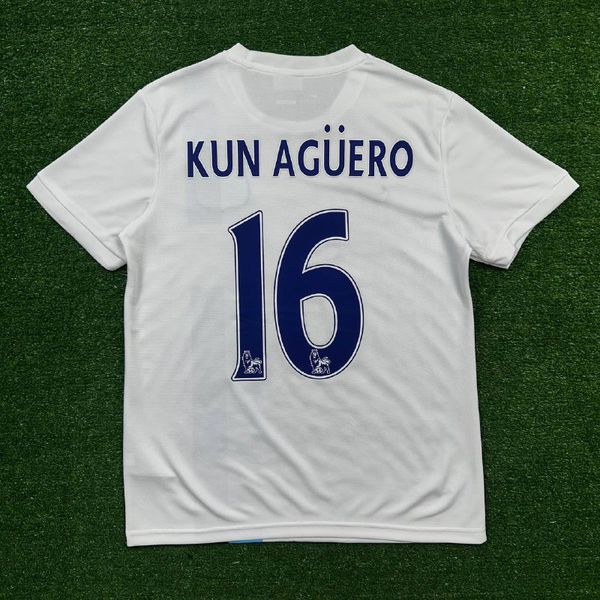 Camisa Retrô Manchester City Third III 13/14 - Branca - Kun Agüero #16 - Masculina