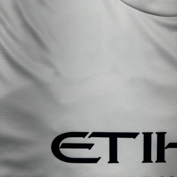 Camisa Retrô Manchester City Third III 13/14 - Branca - Kun Agüero #16 - Masculina