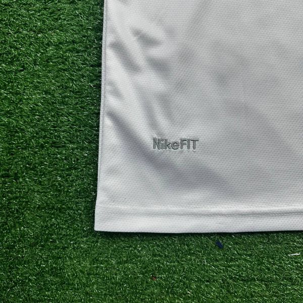 Camisa Retrô Manchester City Third III 13/14 - Branca - Kun Agüero #16 - Masculina