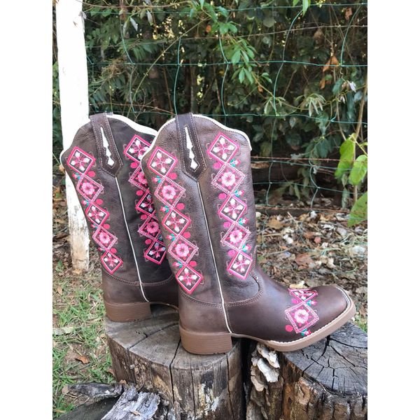 BOTA TEXANA HOPPER FEMININA FRANCA BOOTS BICO QUADRADO - FLORAL SOLA CAFÉ