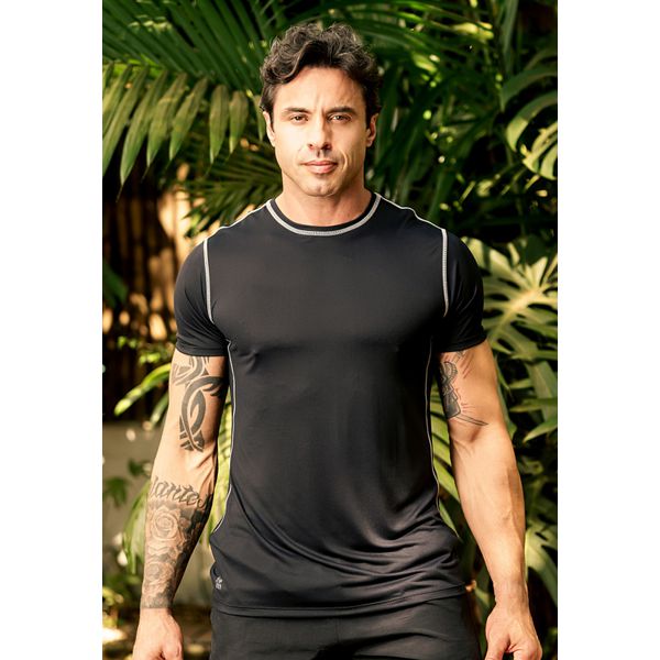 Camiseta Masculina Frelith Com Recorte Lateral e Costura Trançada - PRETO