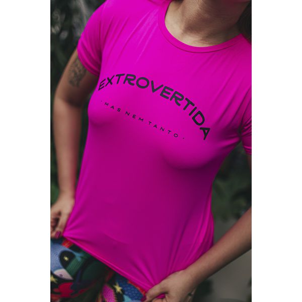 Camiseta Fem Extrovertida Rosa