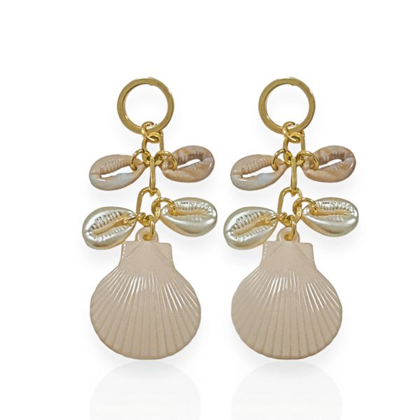 BRINCO FOLHEADO A OURO 18K CONCHAS E BUZIOS