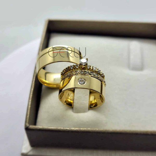 Par de Alianças de Ouro 18K Quadrada 8 mm