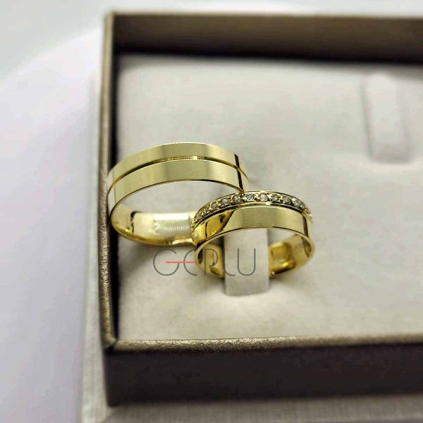 Par de Alianças de Ouro 18K Quadrada com 6 mm