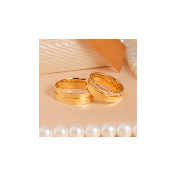 Par de Alianças de Casamento em Ouro 18K Quadrada 6 mm