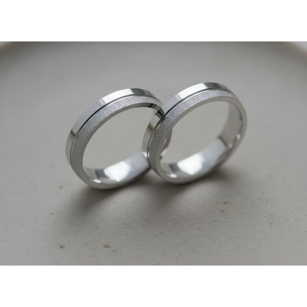 Par de Alianças Sirius Prata Namoro 4 mm